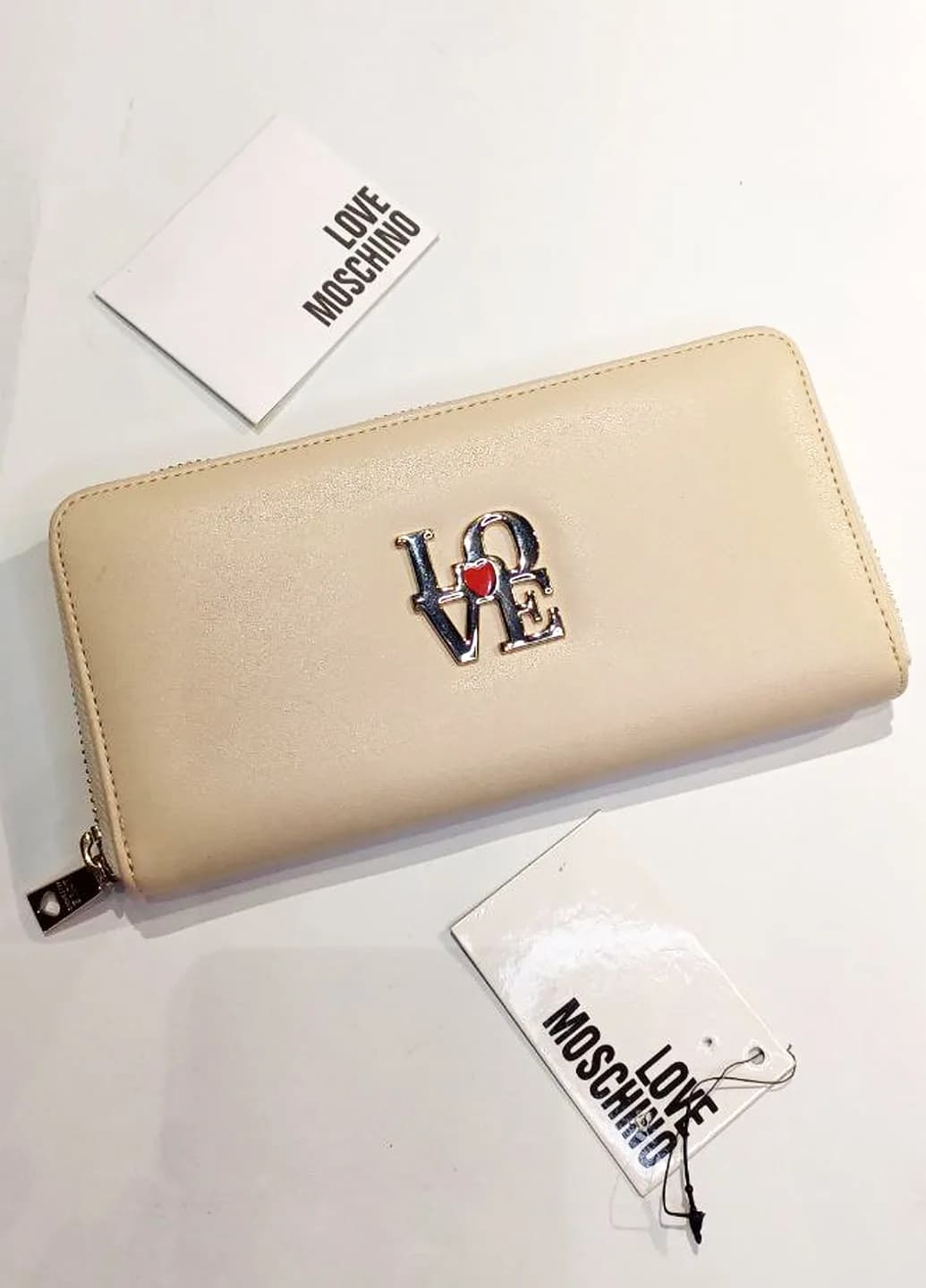 MOSCHINO product photo