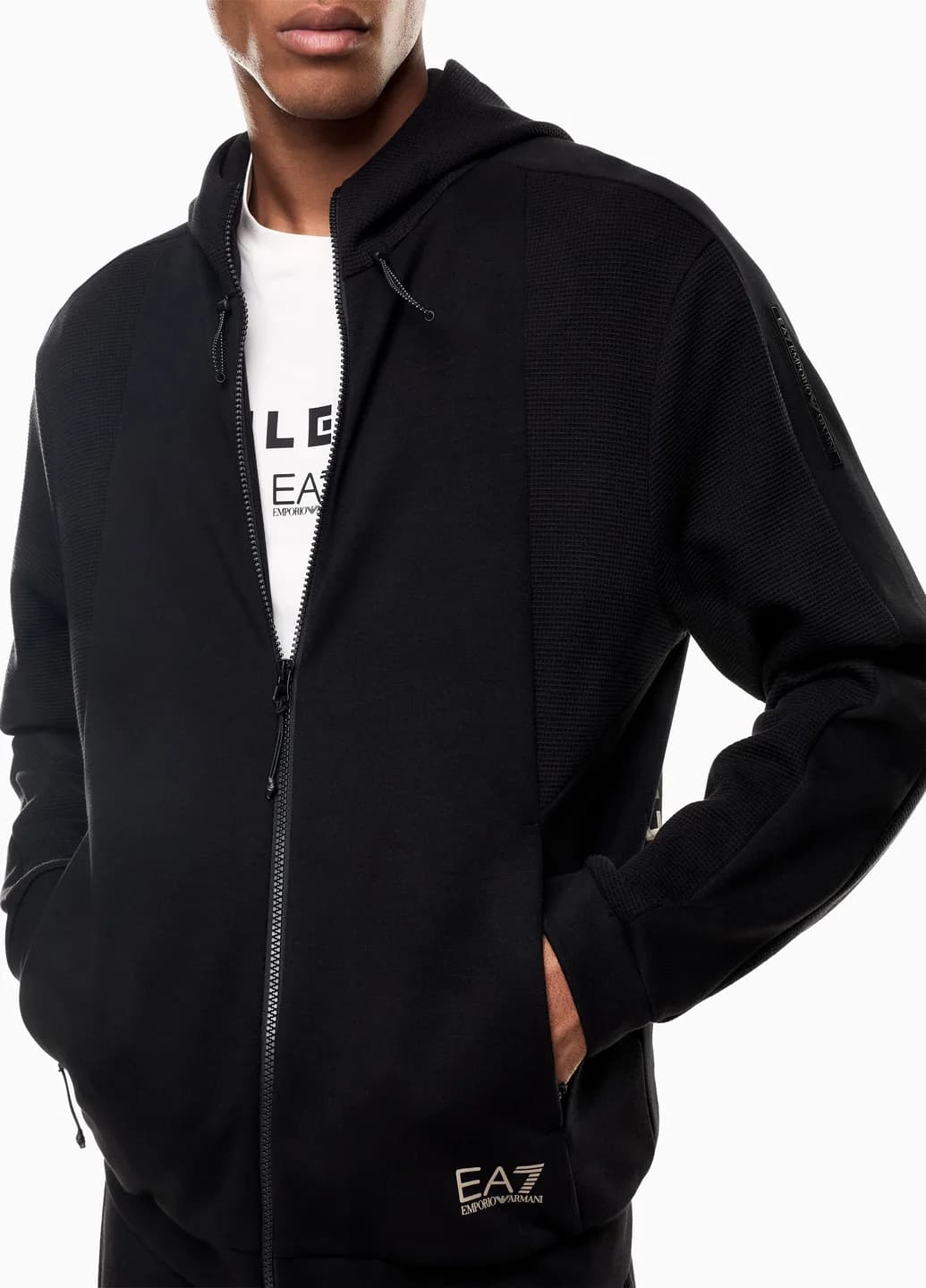 EA7 EMPORIO ARMANI product photo